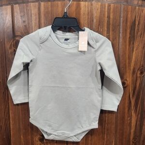 🆕️ Monica & Andy l/s Onesie